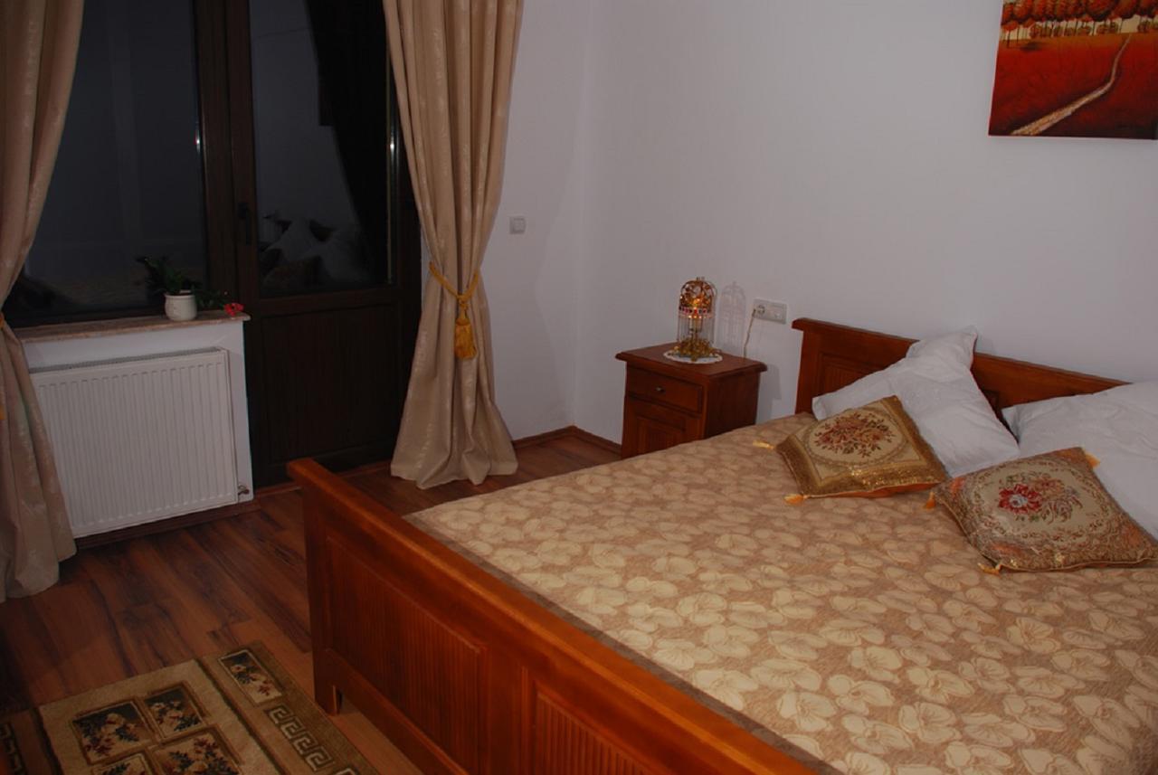 Pension Onelia Ґирда-де-Сус Екстер'єр фото